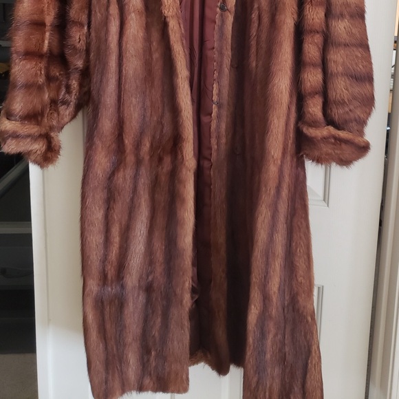 German Muskrat Fur Coat - Picture 6 of 6